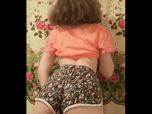 ❤️ Сексуальная юная малышка делает стриптиз снимая свои шортики на камеру ❤ Просто порно на сайте pornio.xyz ☑